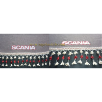 Шторка на лобовое стекло SCANIA серая кисточки бело-красные Шторка на лобовое стекло SCANIA серая кисточки бело-красные